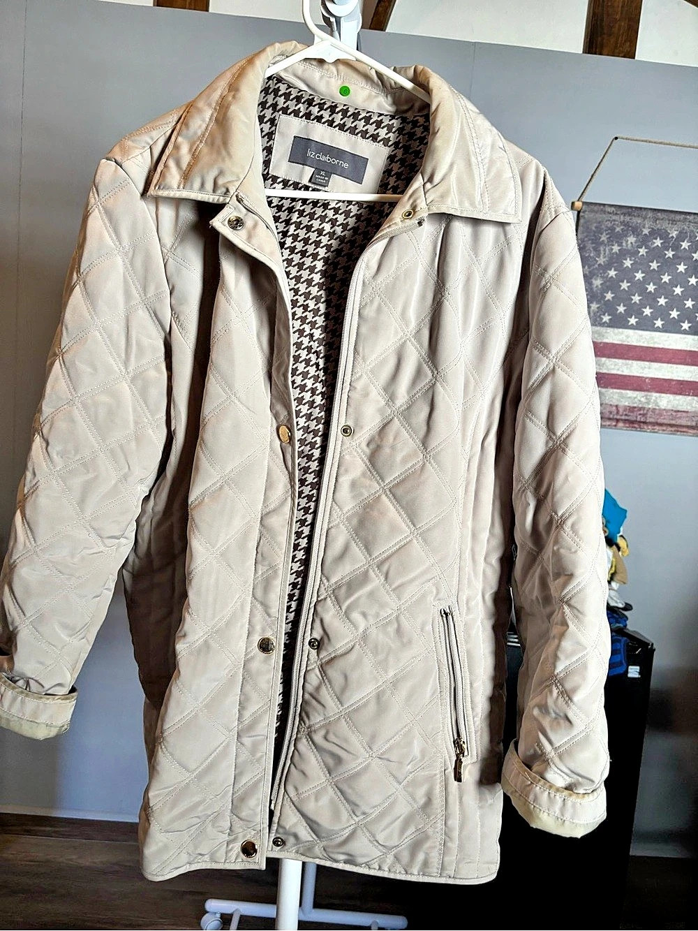 Liz Claiborne Quilted Houndstooth Lined Jacket in tan